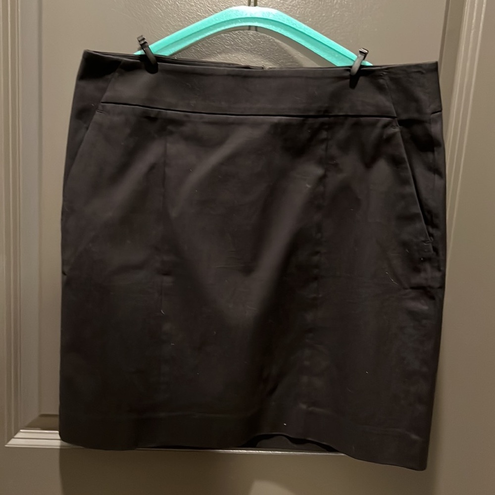 Ann Taylor Madison Black Short Skirt